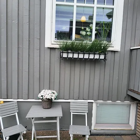 Cozy Small For 2 In The Center Of Free Parking And Fast Internet Campingplads *