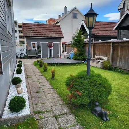 Cozy Small For 2 In The Center Of Free Parking And Fast Internet Campingplads Narvik