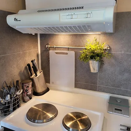 Camping Cozy Small For 2 In The Center Of Free Parking And Fast Internet *