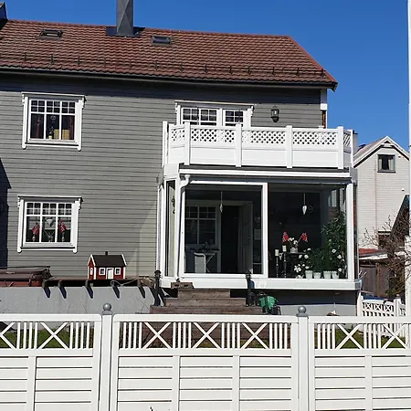 Cozy Small For 2 In The Center Of Free Parking And Fast Internet Narvik