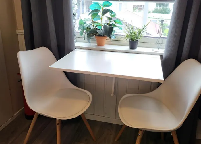 Camping Cozy Small For 2 In The Center Of Free Parking And Fast Internet *